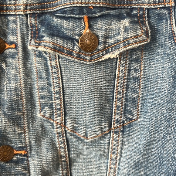 Hollister Denim Trucker Jacket Women XS Sherpa Collar Blue Wash Light Distress - Picture 3 of 12
